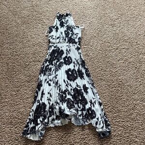 White House Back Market Elegant Black and White Floral Dress 4